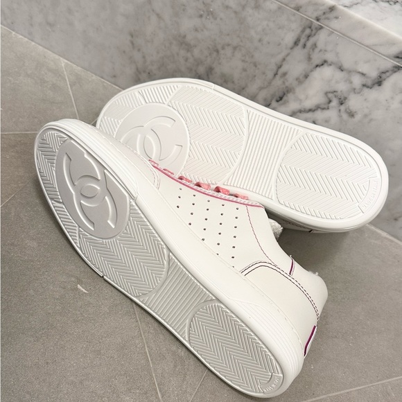 Chanel trainers sneakers white pink 3D logo 38.5 NIB AUTH - Picture 4 of 6